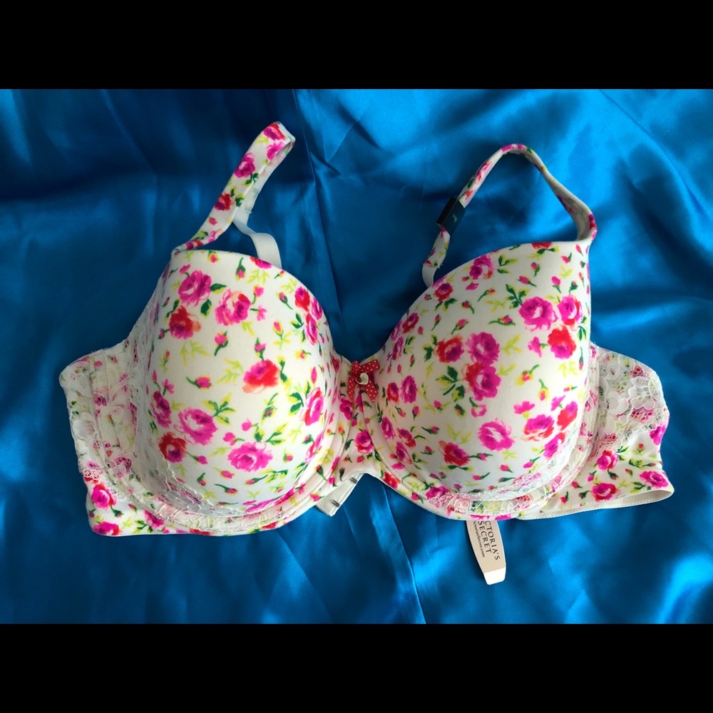 Victoria Secret ‘Body by Victoria’ lined demi bra